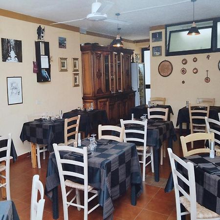 לה מדלנה Locanda Dal Genovese מראה חיצוני תמונה